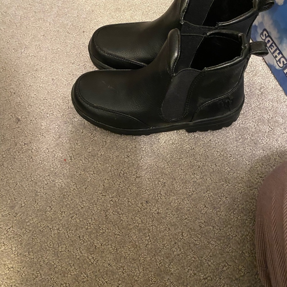 Boys black boots